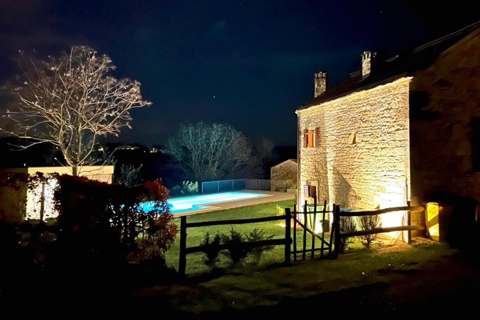 Villas Martincici With Large Pool Groznjan Bagian luar foto
